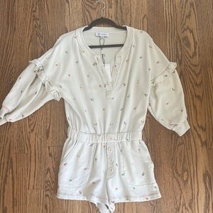 Something Navy long sleeve cream cotton romper embroidered flowers. XS. NWT!
